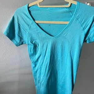 Lulu lemon shirt
